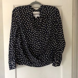 AMOUR VENT. Navy blue, white hearts, long sleeve, medium